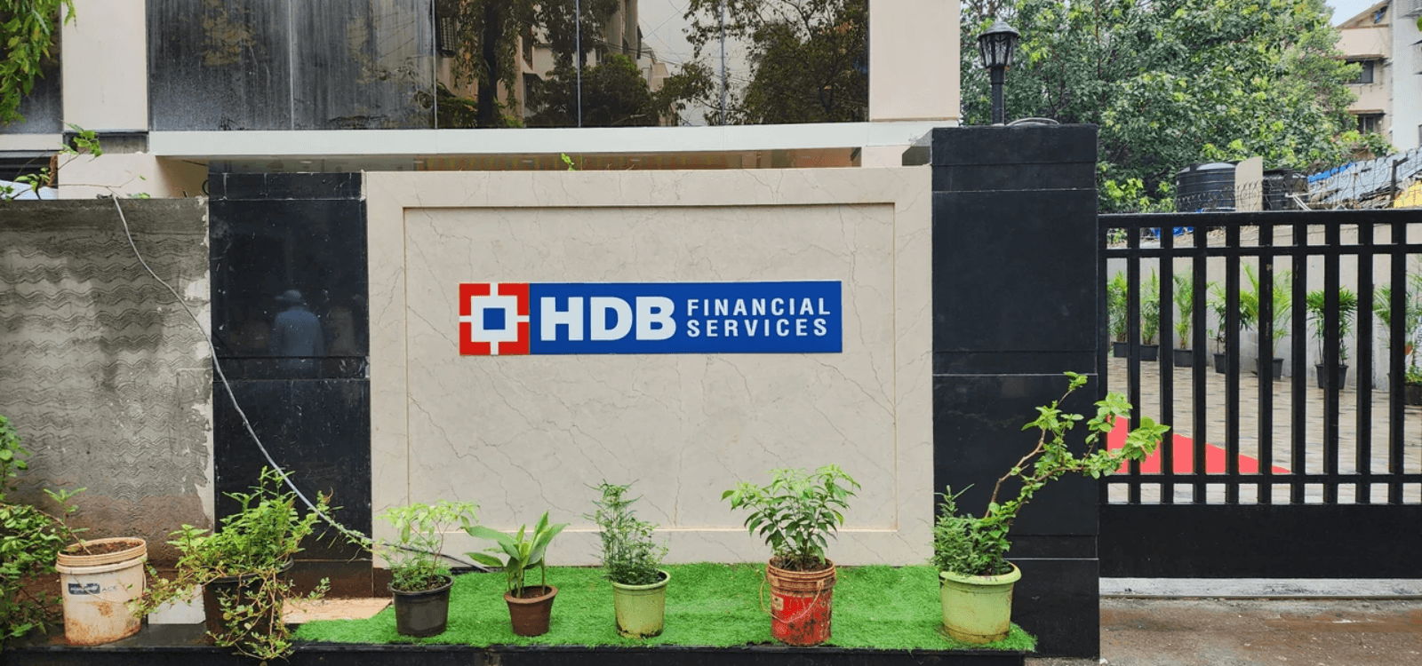 IPO Buzz & a 30% Sprint: HDB Financial Services Takes the Spotlight
